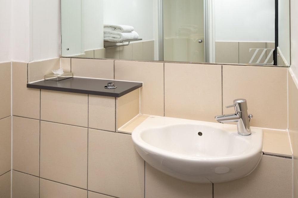 Roomzzz West Apartahotel Leeds (West Yorkshire)