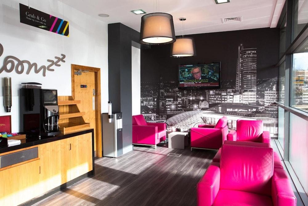 Roomzzz West 4* Leeds (West Yorkshire)