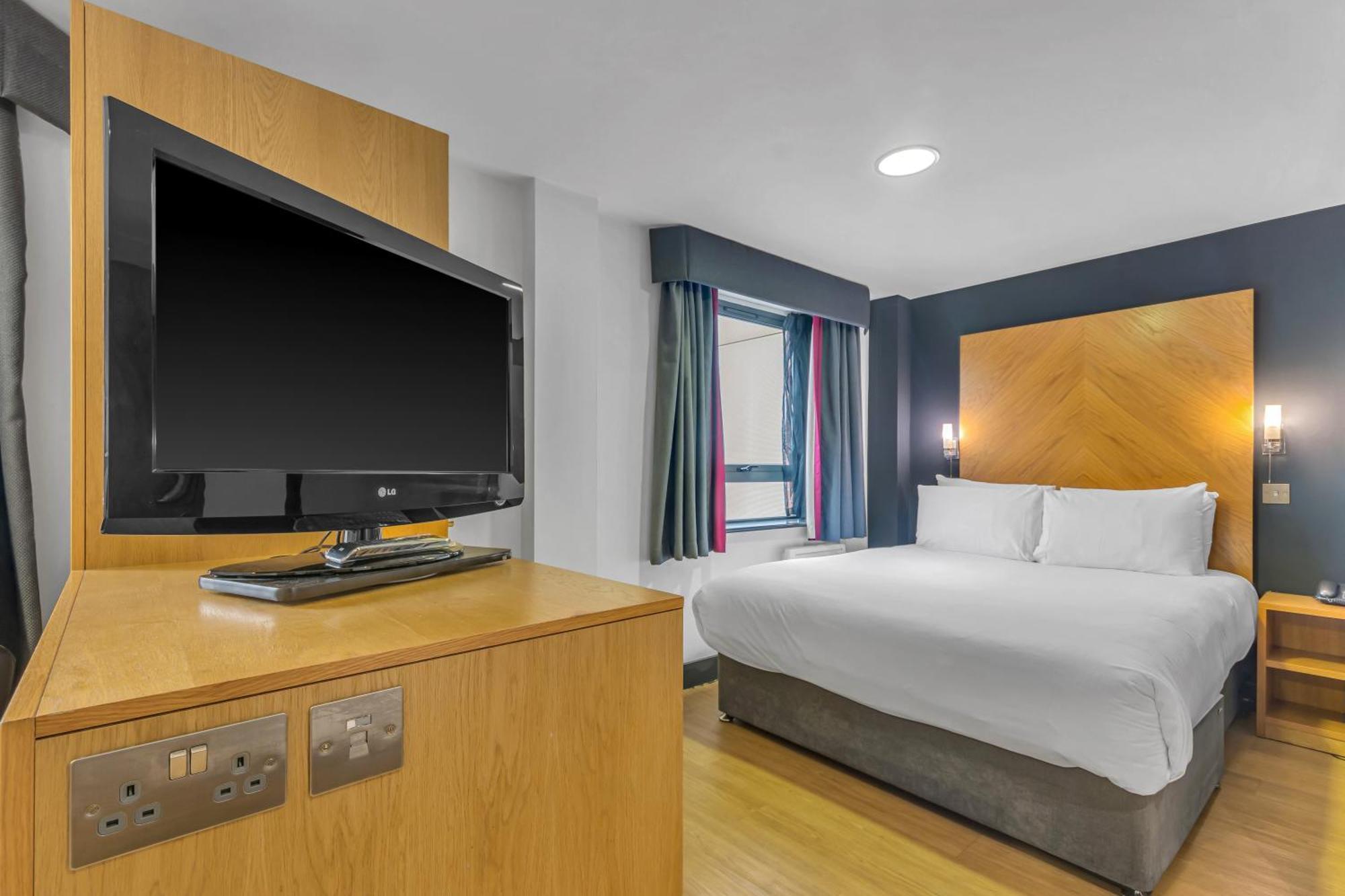 Apartahotel Roomzzz West