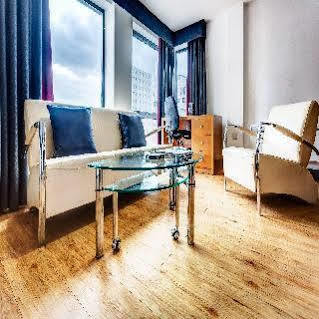 Apartahotel Roomzzz West 4*