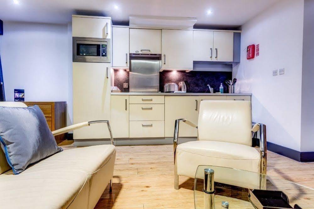 Roomzzz West Apartahotel Leeds (West Yorkshire)
