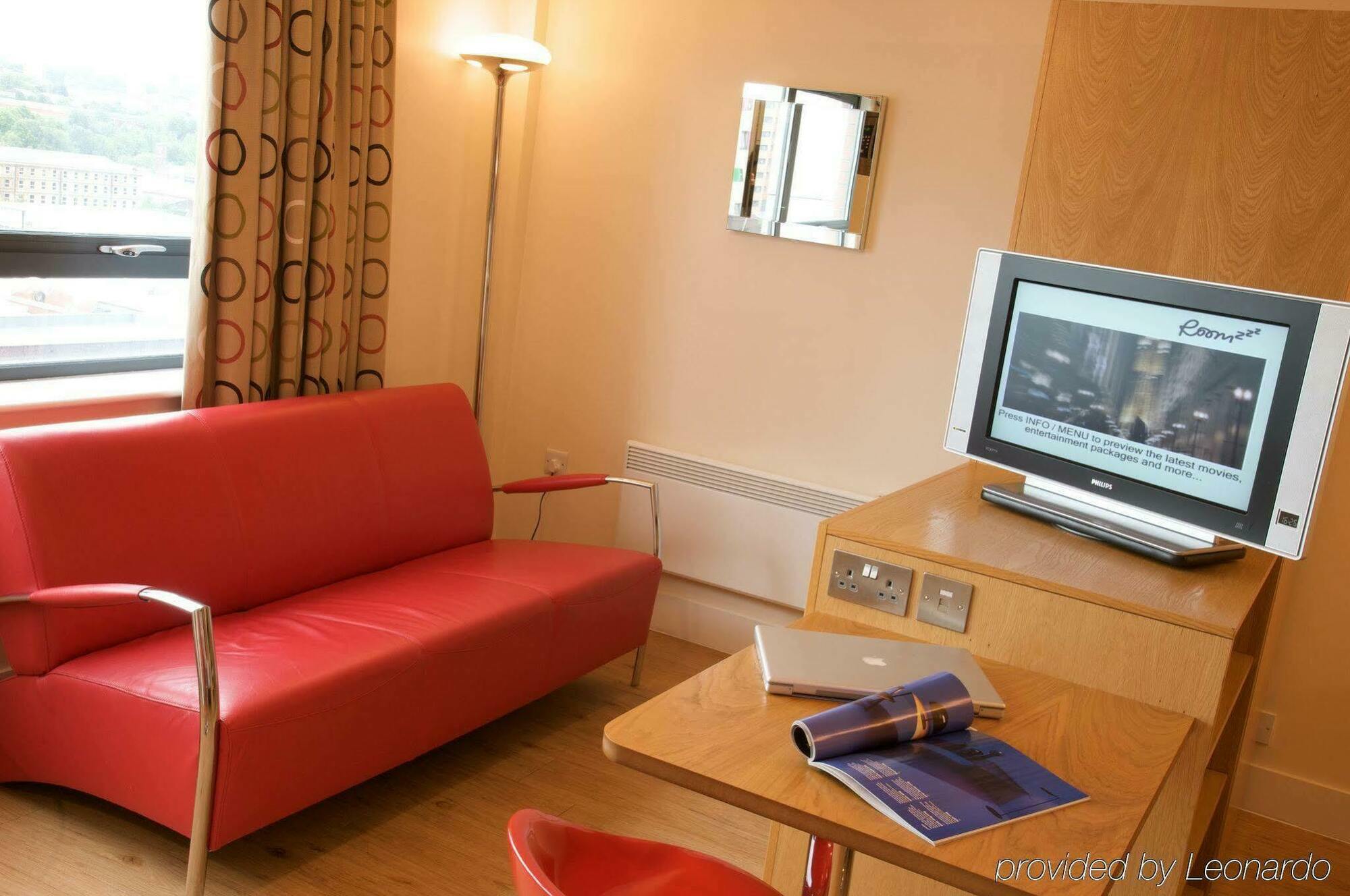 Roomzzz West Leeds (West Yorkshire)