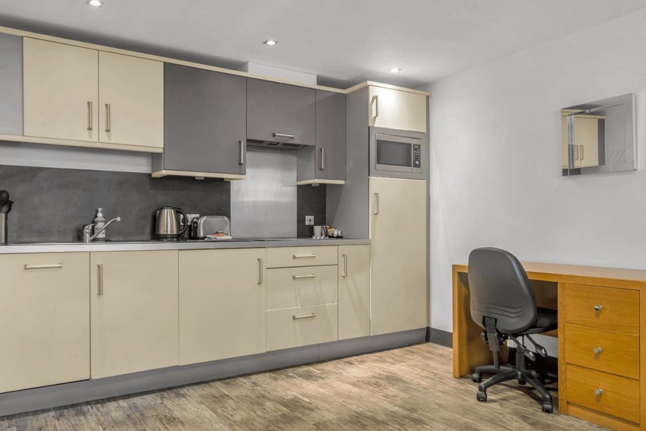 Roomzzz Leeds West Leeds (West Yorkshire)