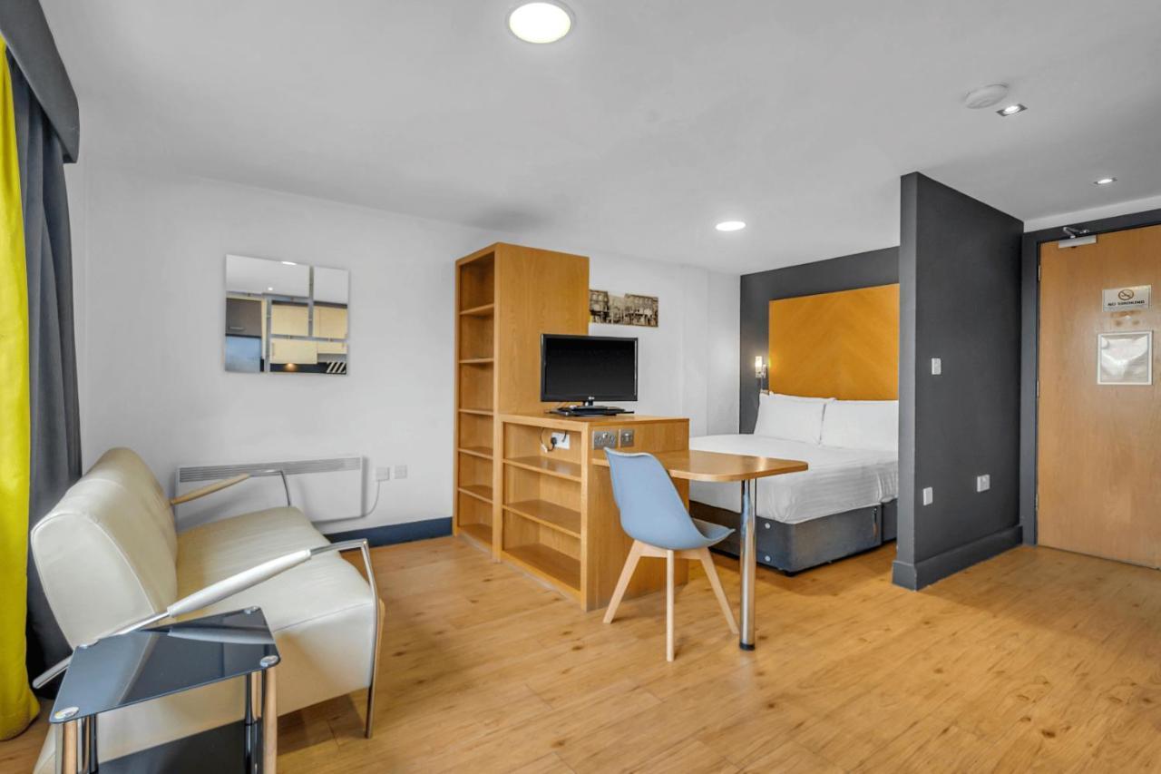 Roomzzz Leeds West Leeds (West Yorkshire)